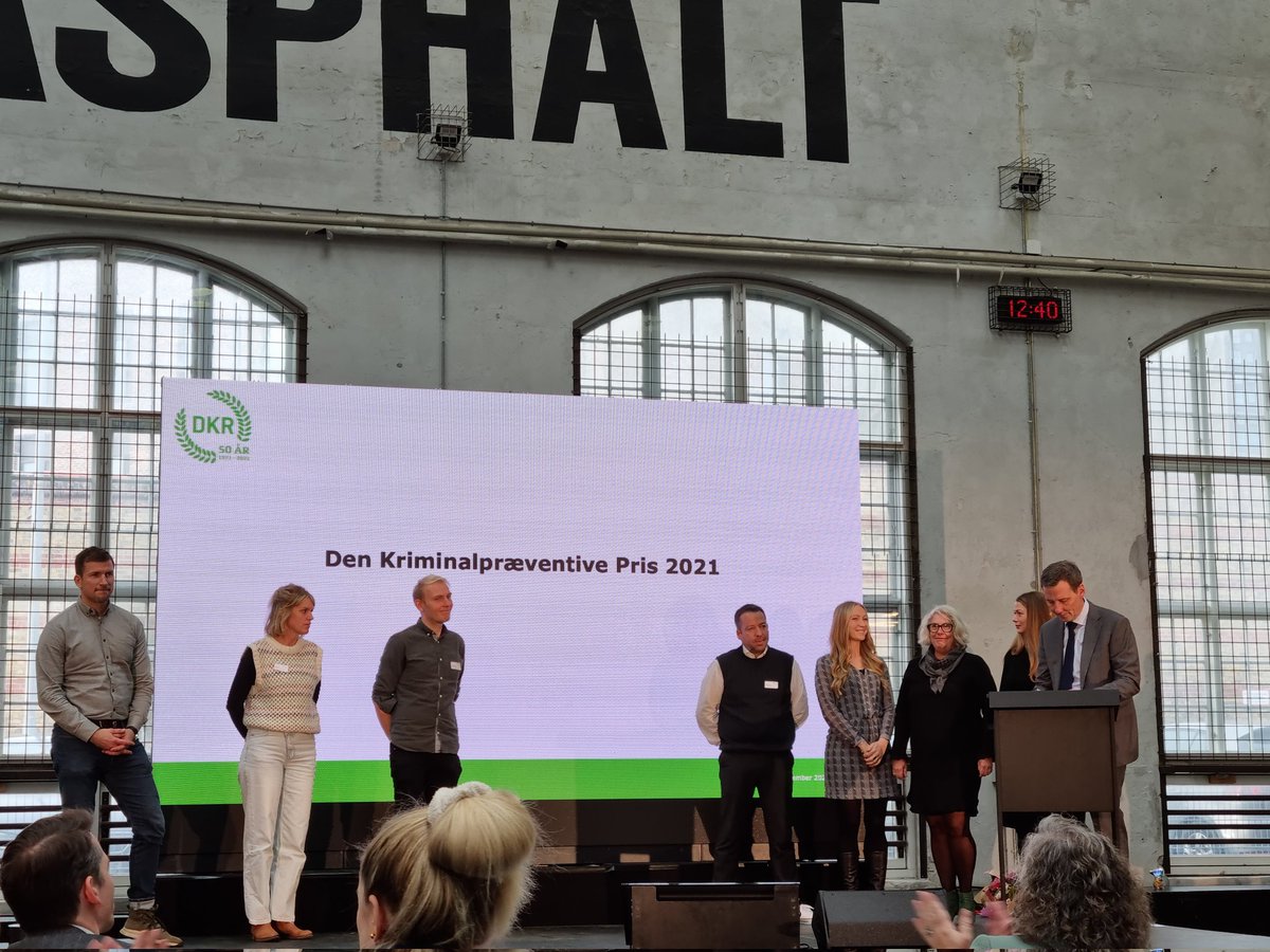Uddeling af den kriminalpræventive pris 2021. Tillykke til U-start , og tillykke til <a href="/krimforebyg/">Det Kriminalpræventive Råd</a> med 50 år.