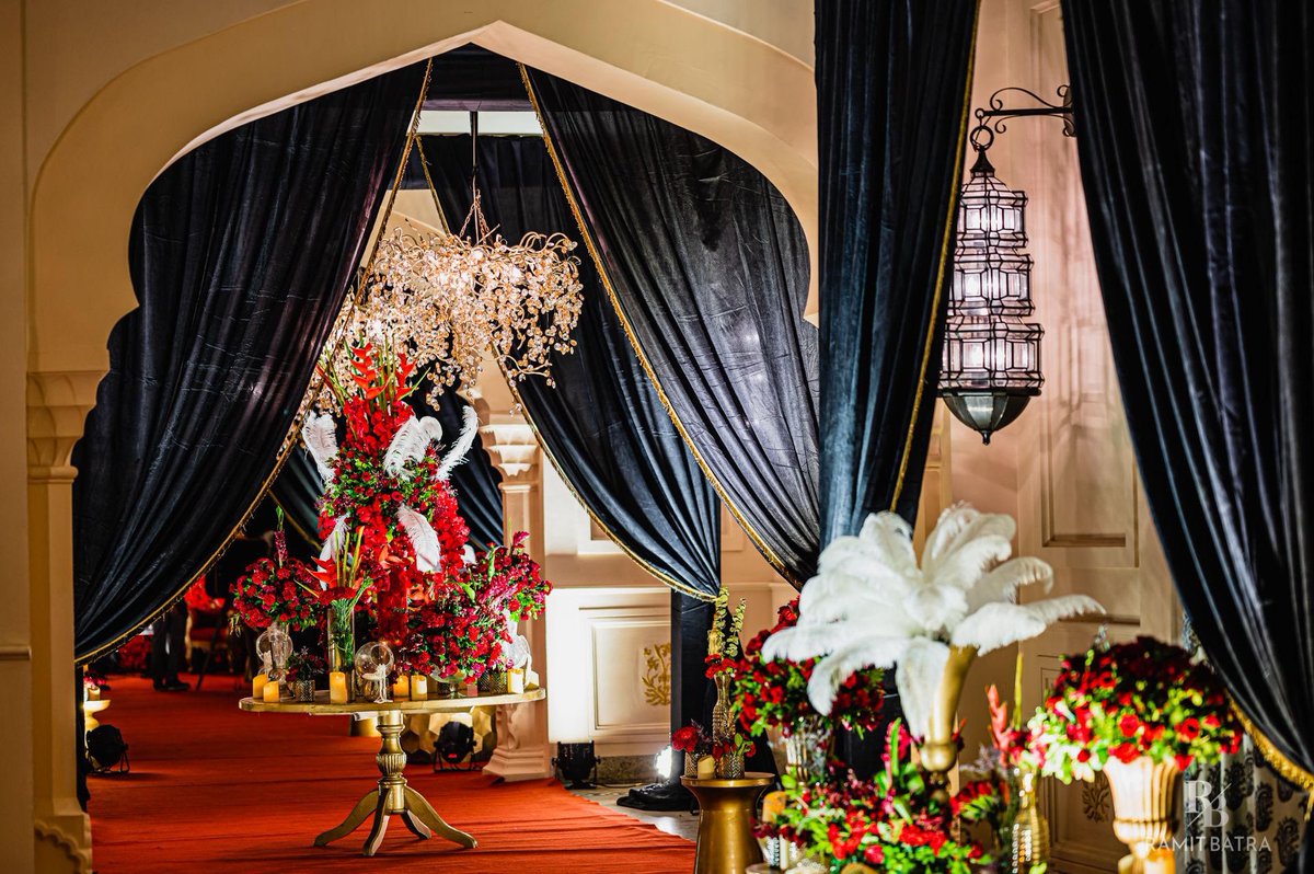 YoloEntOfficial's tweet photo. Welcome to a Night In Paris! 

#kushgotfancy 

Location: @FairmontJaipur 

#bridesofinstagram #yoloweddings #yolo #luxuryweddings #weddingplanner #luxuryweddingplanner #wedmegood #indianbride #sangeet #sangeetdecor #sangeetnight #glamour #glitz #weddingdecor https://t.co/ePjKCI2PBc