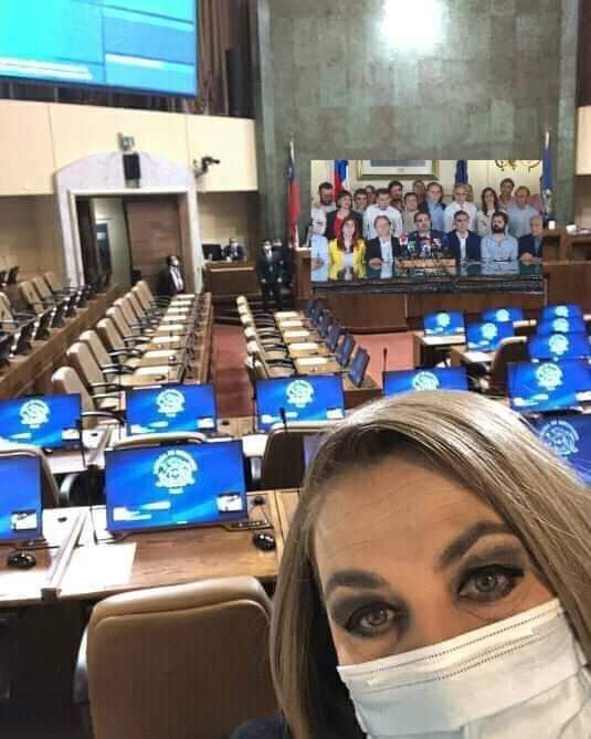 marchant_carlos's tweet photo. #PAMELAJILES  nos hace el último llamado a apoyar el retiro del 10% y para el bono de $500.000 a quienes no tienen dinero en su afp 

Ahora sólo depende de nosotros la presión que pongamos. #FuerzaAbuelaConCuartoRetiro #CuartoRetiroAhora https://t.co/pfjwAMICw4