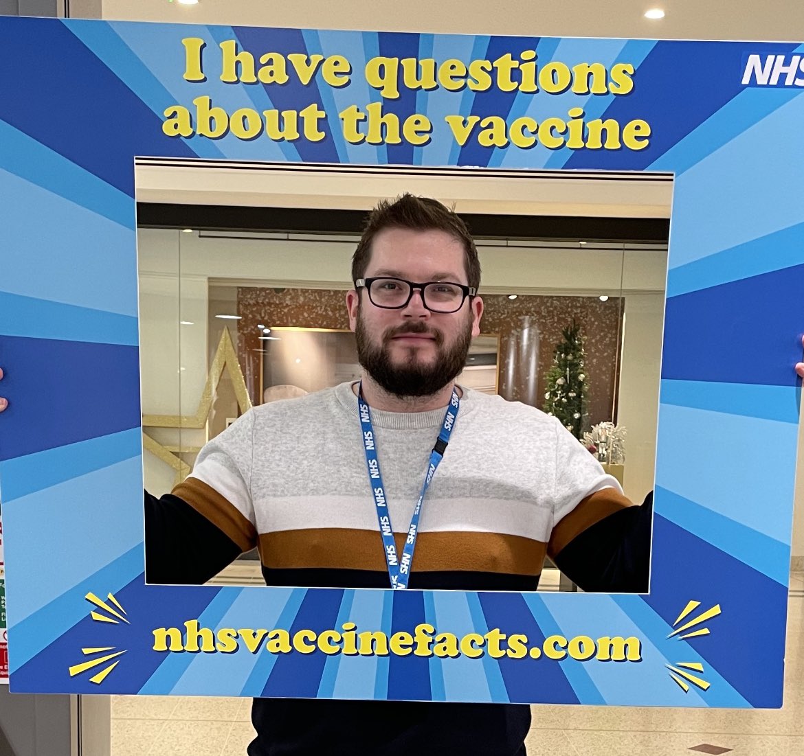 NeilSalmon1's tweet photo. Have vaccination questions? Come meet our clinicians at the @TheGladesBrom until 3pm today. We can help book your appointment and have a lot of resources for self care this winter in @LBofBromley @NHSBromley_CCG https://t.co/0hdyBuJdxA
