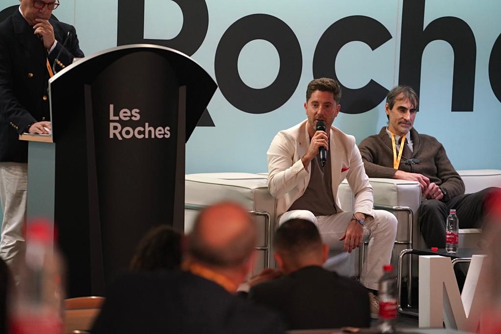 I Foro de Relaciones Internacionales 🗣 La innovación en la era del transhumanismo

💬 <a href="/NicoGarciaMayor/">Nicolás García Mayor</a>, <a href="/cmaxfoundation/">Cmaxfoundation™</a>: ‘No se puede hacer el bien haciendo las cosas mal’ 
Y José Javier Dominguez González, cirujano referente en prótesis y en transhumanismo

#NYSUMMIT #Foro