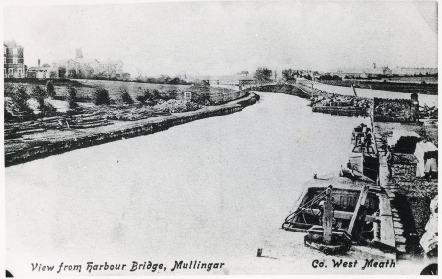#ThrowbackThursday
This is our 3rd image in our series of old postcards. This vintage postcard is a view of Mullingar Harbour taken from the Harbour Bridge. 

#postcard #ExploreYourArchive
<a href="/explorearchives/">Explore Your Archive</a> <a href="/ARAIreland/">ARA Ireland</a> <a href="/Mullingar_ie/">Mullingar.ie</a> <a href="/HeritageBoats/">Heritage Boat Assoc.</a>