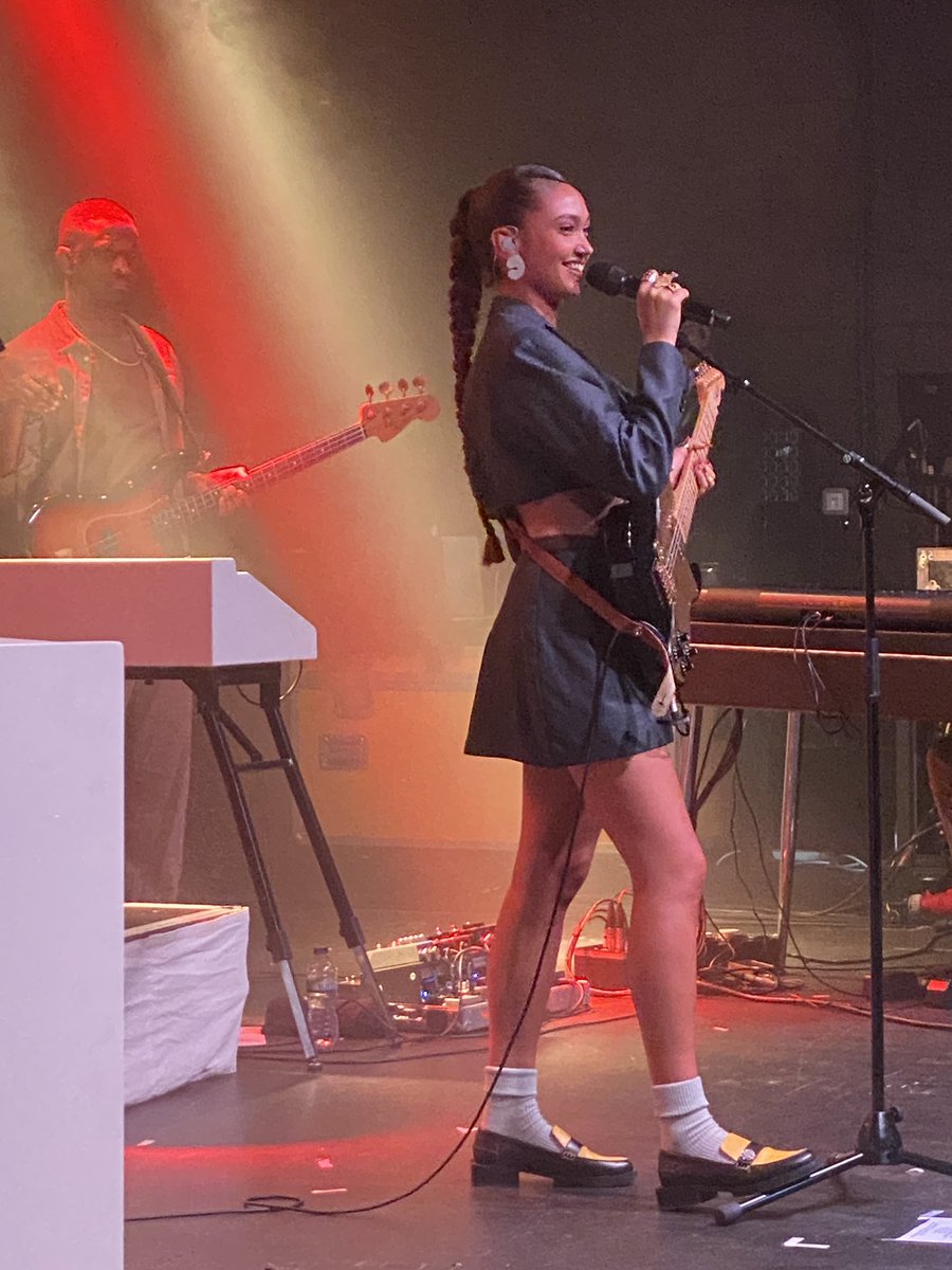 Nix0963's tweet photo. Awesome night at @joycrookes gig… amazing voice amazing songs… https://t.co/ky35zrtUUJ