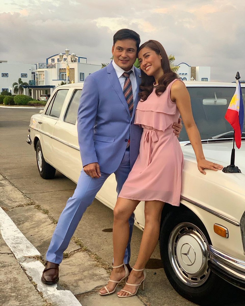 prttysxnya_'s tweet photo. #repost @styledbyjhonnyhasil
__
Mr. @concepciongabby
Styling by: #styledbyjhonnyhasil
@sanyalopez
Styling by: @imkevincusi
#firstlady #firstyayabook2
@sanya_lopez @SanyaWarriors https://t.co/XfkpV768Qv