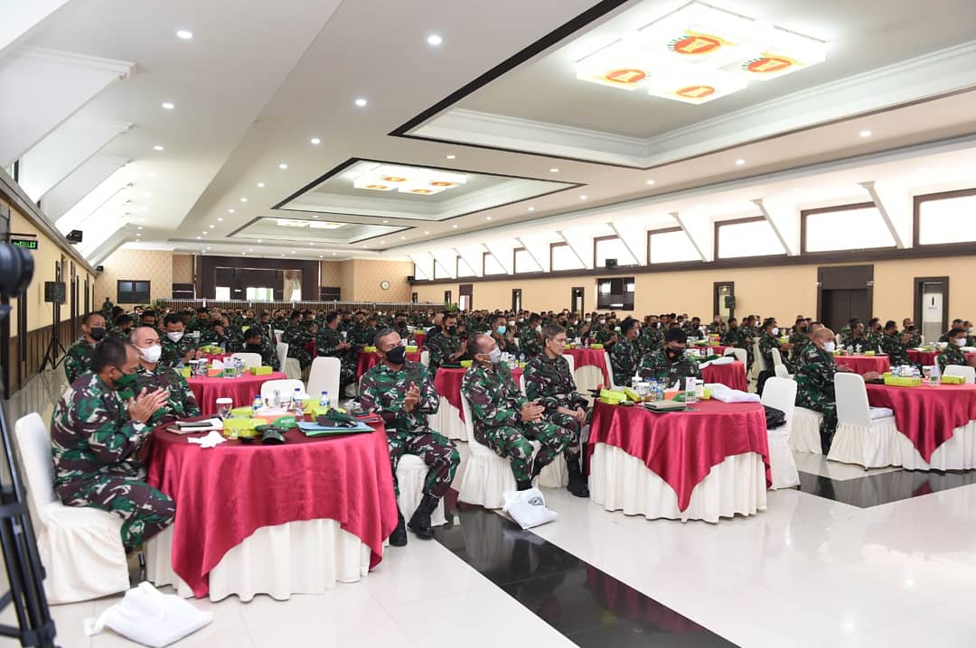 tni_ad's tweet photo. Irjenad Pimpin Rapat Evaluasi TMMD TA. 2021

#TNIADMengabdiDanMembangunBersamaRakyat https://t.co/KKuq8v9DDQ