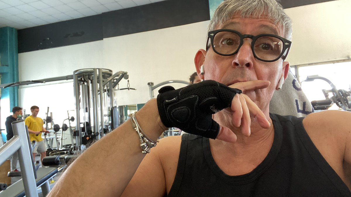 leone2000's tweet image. #giovedi