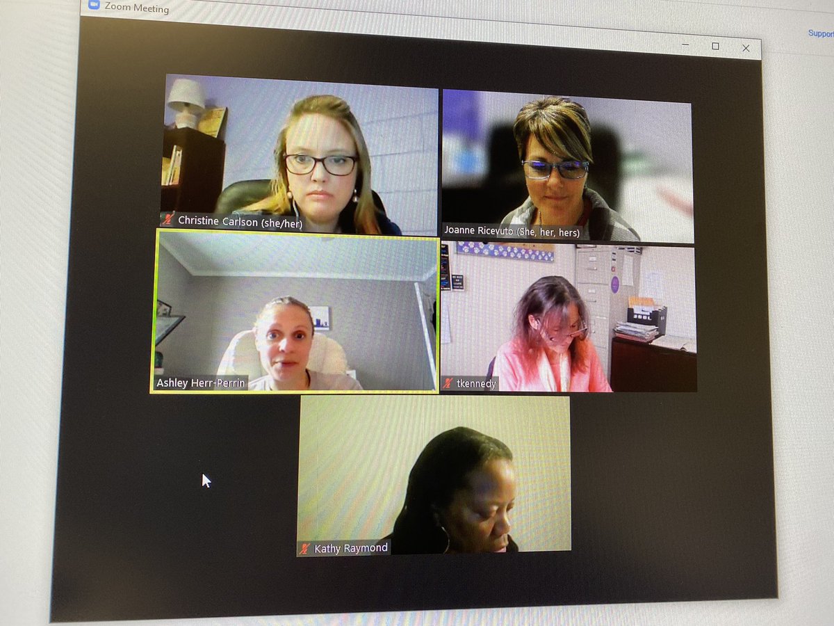FacultyHarcum's tweet photo. Great Harcum book club meeting yesterday! We all joined in the conversations about @KenBain1 book #supercourses!ashl https://t.co/qEpy1IPaez