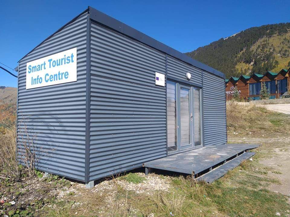 Taulant_hxh's tweet photo. This is just one small example how #Eu taxpayers money is "flushed" in outdated and plan less projects here around #Balkans.

cc: @ViolavonCramon, shall someone check why is this happening so often...?

#tourismfail https://t.co/k8b9uIWZa5