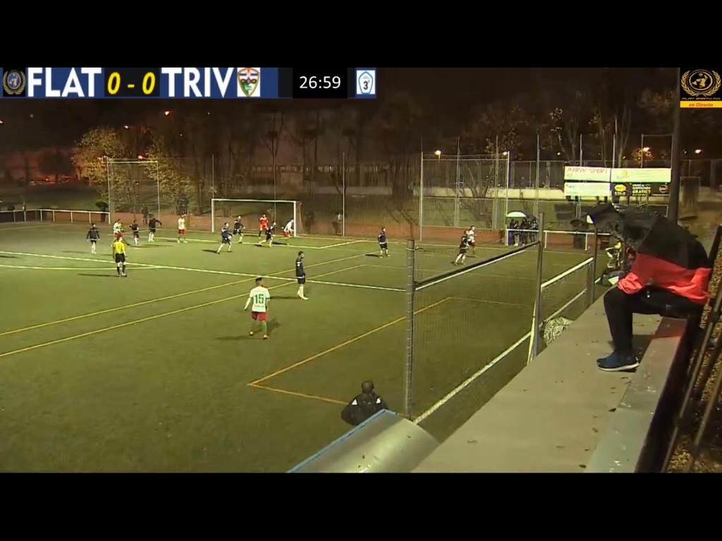 mario_6PM's tweet photo. Es cierto, @scout_analyst ahora mismo trabaja con la élite del fútbol, pero yo también pase por aquí:
Ocultar bajo paraguas mi tableta en día lluvioso, montar una carpa para no morir de calor o tener que meter la cámara debajo de mi camiseta por lluvia incluso grabar en escalera https://t.co/YvCdt8Okjh