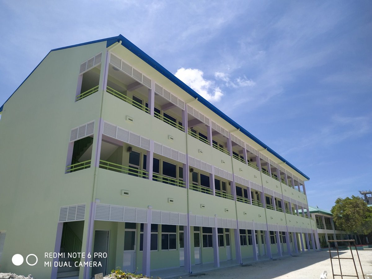 ahmedriyaz53's tweet photo. ނިމިދިޔަ 3 އަރަކީ ރައީސުލް ޖުމްހޫރިއްޔާގެ މަޑުމައިތިރިކަމާއި ވިސްނުންތެރި އަދި ހިކުމަތްތެރިކަމާއިއެކު މިގައުމުގައި ތަފާތު ދާއިރާތަކުން ގިނަގުނަ ކާމިޔާބީތައް ހޯދާފައިވާ ރަންތިން އަހަރެވެ. މިތިންއަހަރަކީ ވަރަށްއެކުވެރި މާހައުލެއްގައި ތަފާތު 4 ފިކުރުއެކުގައި ލާމަސީލު 3 އަހަރެވެ. https://t.co/k6Tn2c8ABn