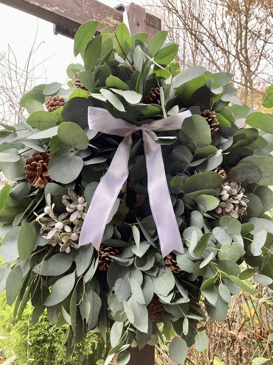 What can I say about #eucalyptus, it’s my fav foliage to work with and it smells devine! Who doesn’t love a door wreath though! #christmas #twittermagic