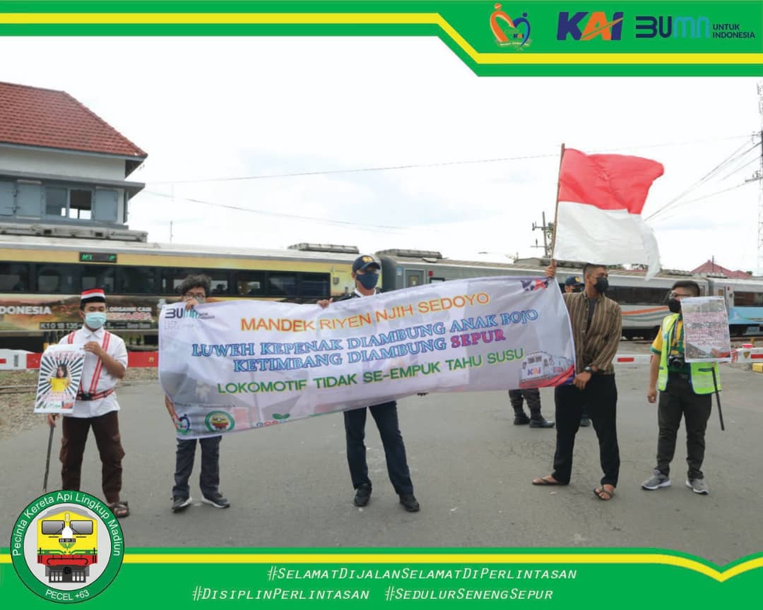 Pecel63Madiun's tweet photo. Berkolaborasi dengan PT. KAI Daop 7 Madiun dan Stakeholders terkait lainnya.
#csrkai #keretaapikita #sedulursenengsepur https://t.co/Jtc4Ssm85r