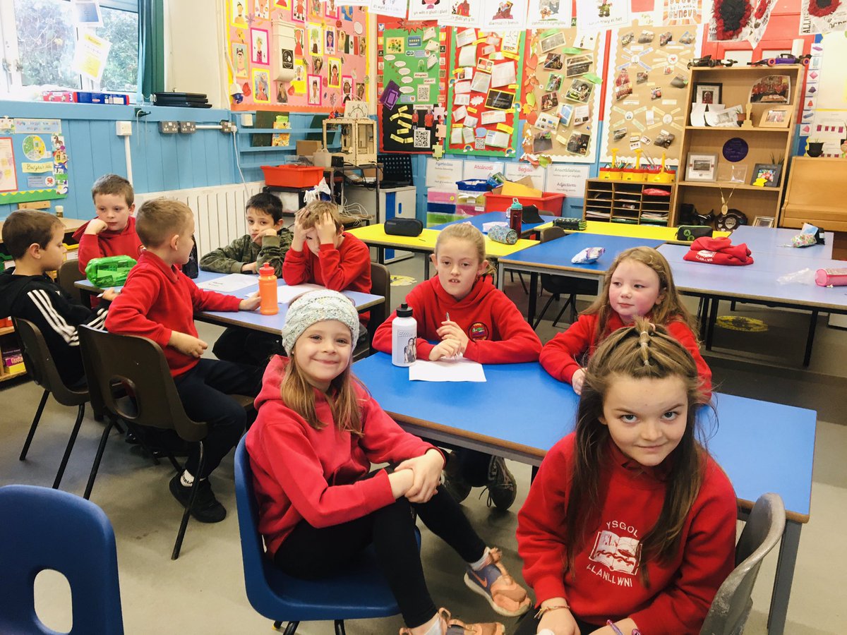 ysgllanllwni's tweet photo. Cwis Dim Clem 🧠 ✏️ 📝 @MenterGSG https://t.co/HDAbSJT7NS