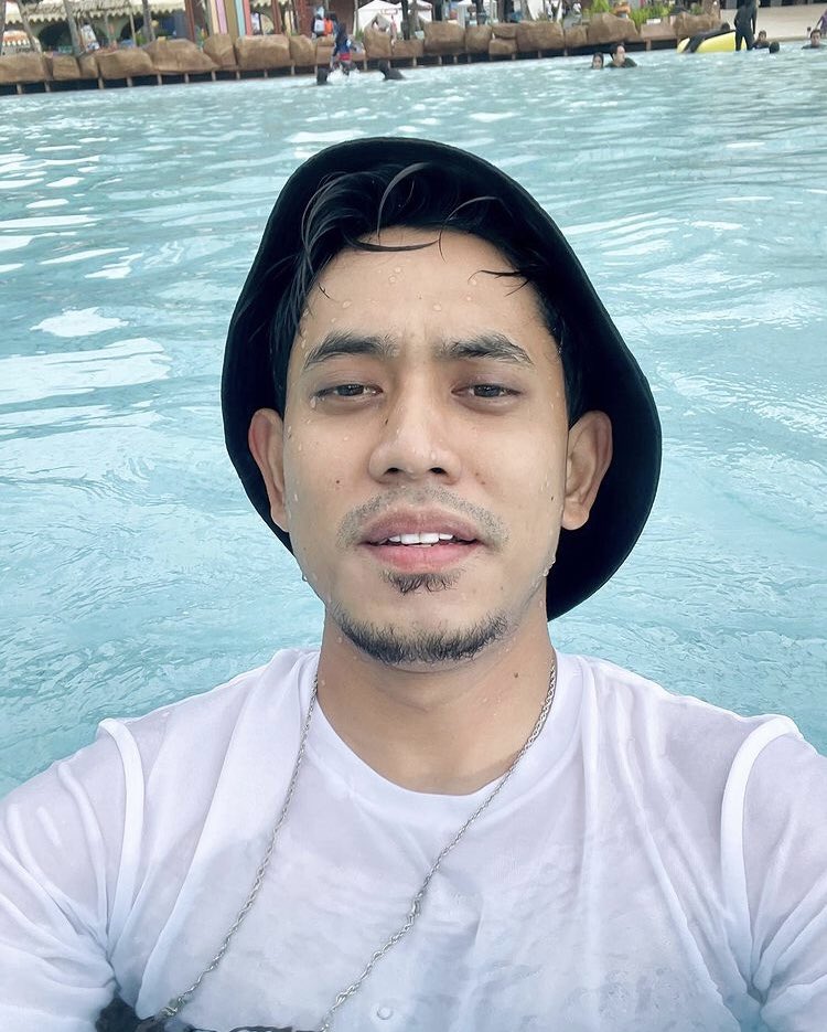 khaibahar94_'s tweet photo. selepas hujan , datangnya pelangi, selepas pelangi , datangnya kamu , 🤭🤭🤭🤭 https://t.co/2NcqKhFJhA
