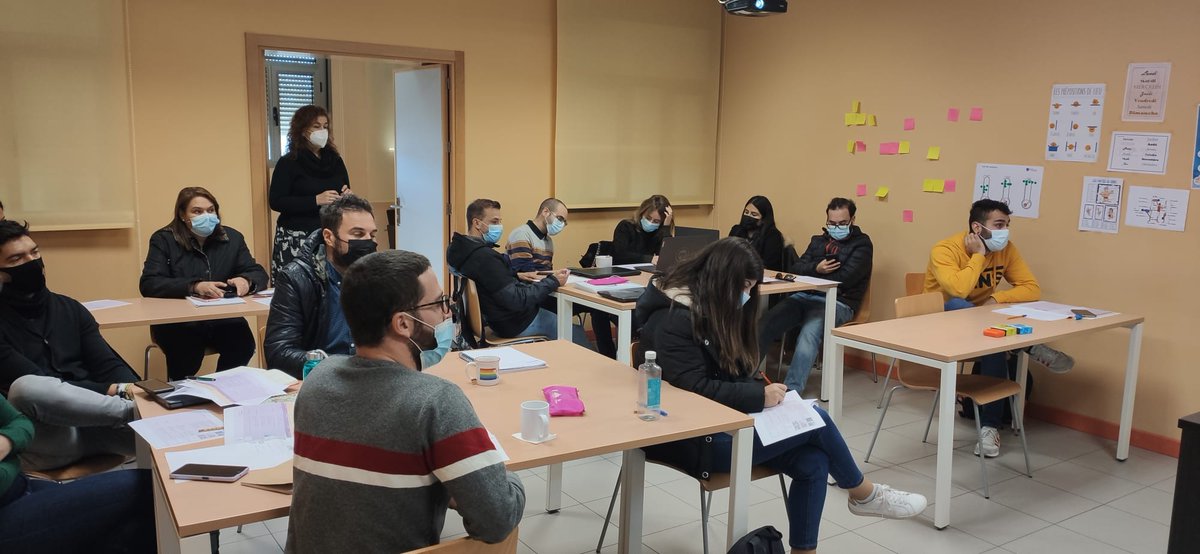 CulEmprendedora's tweet photo. Calentando motores! Nuestros participantes en el Programa de Internacionalización y Retorno del Talento preparan sesiones de #creatividad para impartir en los IES  #ceuniversidad #métodoCE #CulturaEmprededora21_22 @RRII_UEx @Junta_Educacion @Junta_Economia @InnovacionForm https://t.co/K1IDhkNp2v