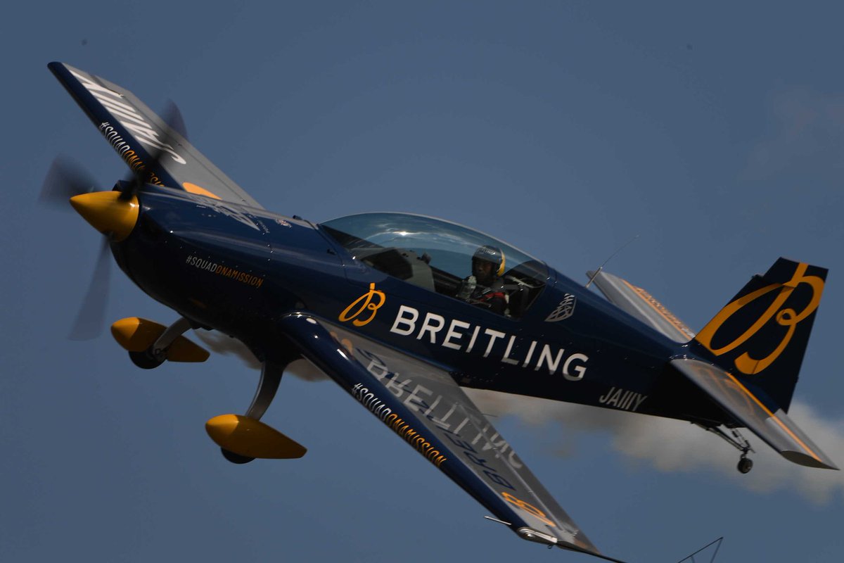 680Phantom2's tweet image. 2021.11.14 EXTRA330綺麗でした。#室屋義秀 #EXTRA330 #笠岡ふれあい空港