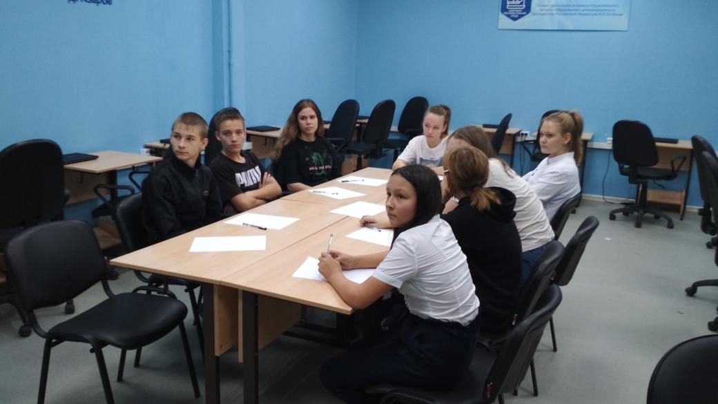 В рамках проекта "Билет в будущее" сегодня обучающиеся поучаствовали в онлайн профпробе в ННХТ по компетенции "химик-технолог" .