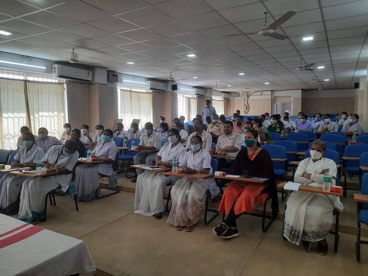FmmchBalasore's tweet photo. #Swacha Bharat Abhiyan, #Kayakalpa, #Cleanning, #Sanitation, Biomedical Waste Managment training cum orientation and Review of Medical, Paramedical staffs and outsourcing agency with chairmanship of Registrar Administration, along with Manager ans staffs. https://t.co/TLVZurKJK4