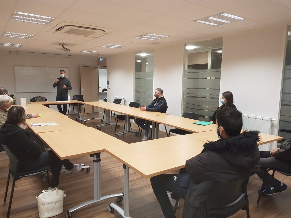 #RéussirSansAttendre #Tousmobilisés 
J4 de la semaine à destination des bénéficiaires du RSA. Aujourd’hui la présentation de l’offre de service sur la mobilité avec <a href="/wimoov/">Wimoov</a> 🚗💨
<a href="/KW59400/">Karine WIELEBSKI</a> <a href="/GeraldWehrung/">Wehrung Gérald</a> @NaimaMedd1 <a href="/ThierryBasquin/">THIERRY BASQUIN</a> <a href="/CrevisierF/">Crévisier Florence</a> <a href="/JenniferLacomb3/">Jennifer Lacombled</a>