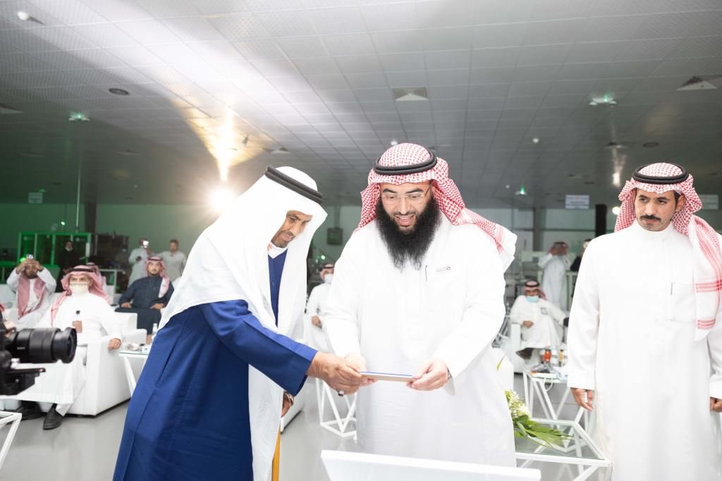 binomairahcom's tweet photo. #شركة_بن_عميره_القابضة تدشّن أكبر مصنع لإنتاج #الألواح_الشمسية في منطقة الشرق الأوسط وشمال أفريقيا، على مساحة 27 ألف م2، وبطاقةٍ إنتاجية تقدر بـ 1.2 جيجا واط، في المدينة الصناعية بمنطقة #تبوك، بالقرب من المشاريع العملاقة في #السعودية https://t.co/XaUAfkj4sI