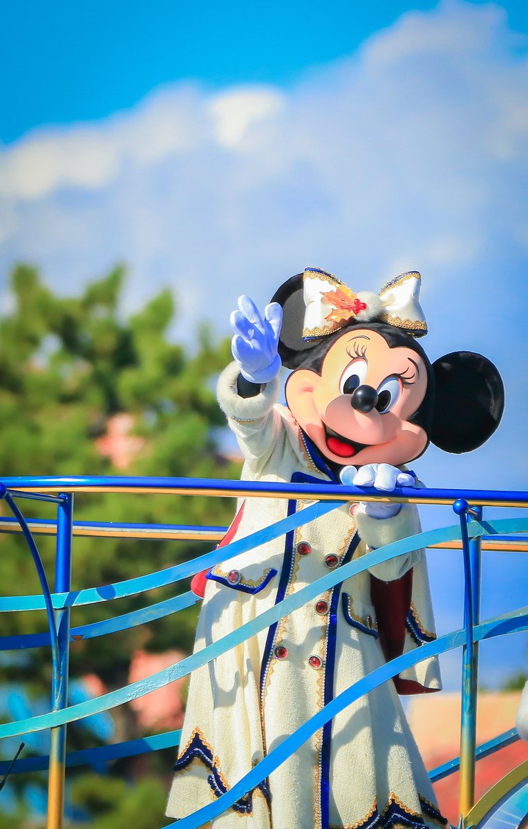 666MaleD's tweet photo. ミニーちゃんみて癒される！青空に白衣装は可愛いがすぎる🥺🤍❕ https://t.co/fW7M0cnRg5