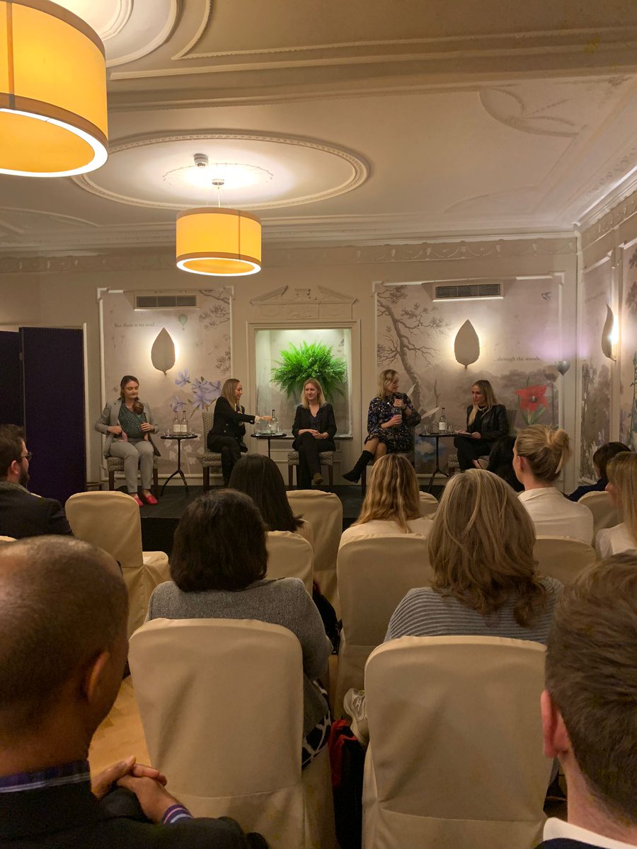 hanx_official's tweet photo. Supercharge female-powered businesses! ⚡️ We were so honoured to join @jpmorgan last night to hear candid and inspiring insights into fundraising as a female entrepreneur from @theflowerbx, @OddboxLDN, @BikeClub_UK, @wealthiher and @BGFinvestments. Let's keep pushing forward. ✊ https://t.co/JsZhHdK0tw