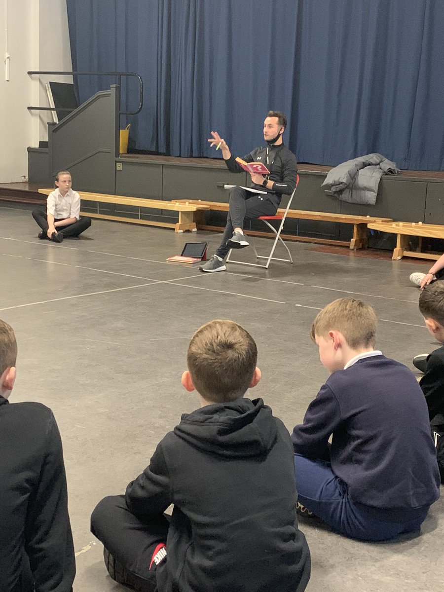 HalleyRoom11's tweet photo. We enjoyed a very interesting philosophy session this am for World Philosophy Day @MccloreyMr https://t.co/OJr80RKZvI