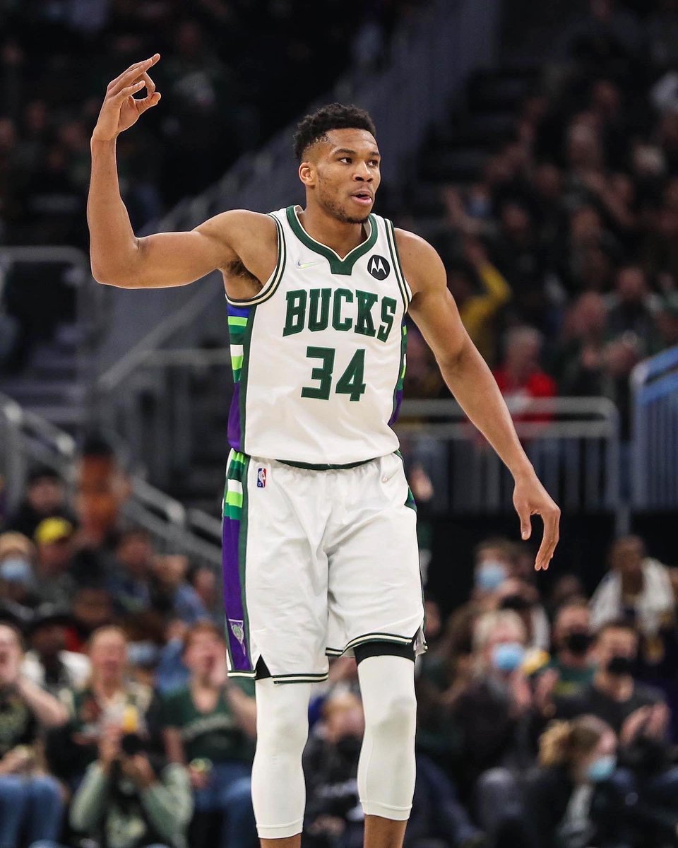 ZHUTHE9's tweet photo. Signed with NFTSTAR, Antetokounmpo was so excited and kicked the Laker's ass by scoring 47 points in today's match. https://t.co/en8Q0ixZ15