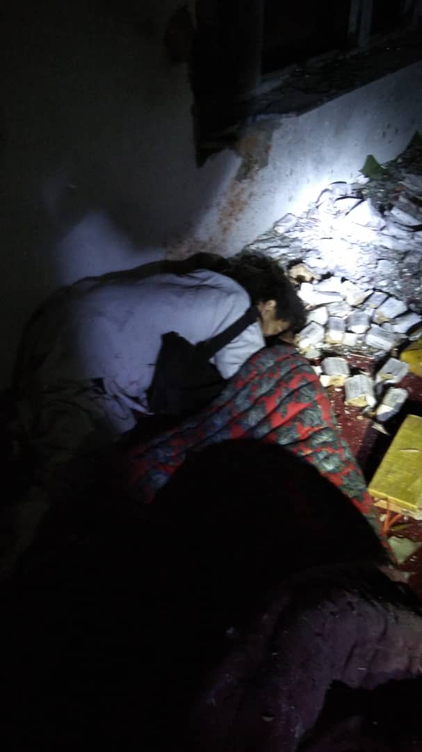 ZirakHamraz's tweet photo. د رحمت او د امن د فرښتو سره متعال رب مل دی، رزیل دښمن نیست او نابود دی!

#داعش
#کابل https://t.co/ZBn143oy88