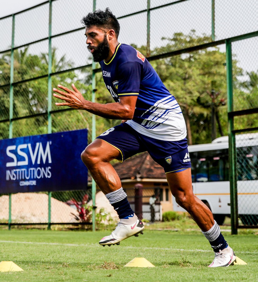 germansingh28's tweet photo. Focused 💪
Keep going 💯⚽️
#allinforchennaiyin #nevergiveup #gs28 https://t.co/pEya0T0gA4