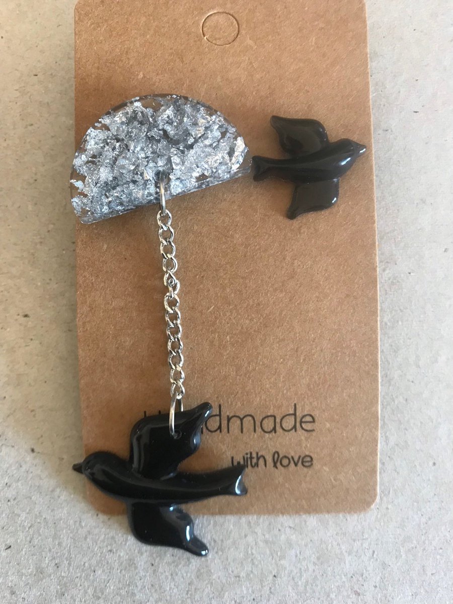 Black swallow earrings  #etsy #asymmetricjewelry #dangleearrings #blackbirdjewelry etsy.me/3qPttkq