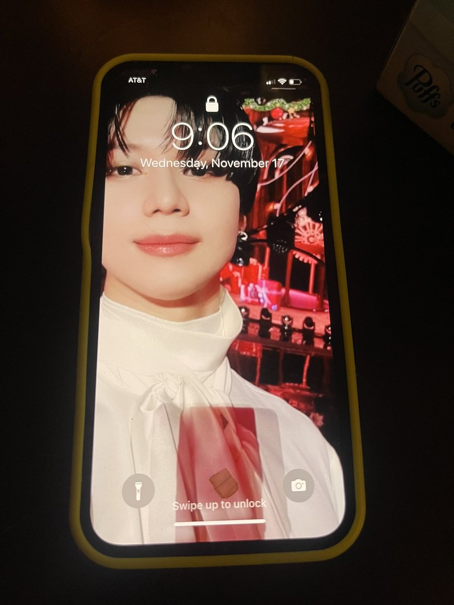 SewChibiDesigns's tweet photo. Hubby announced this week that it’s that time of year again 😌 Time to set his holiday Taemin lockscreen from last year again🎄🥰 I’m still stuck on my #Key1stWin lockscreen 😅 https://t.co/n6wgsPYfPt
