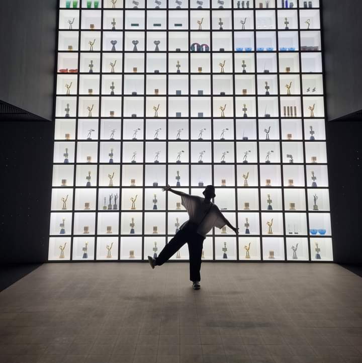 MaD_2D's tweet photo. Ok, pero BTS LEGEND. La palabra orgullo se queda corta al hablar de Bangtan. A pesar de todo 7 chicos han podido superar todo. Y son "Una estrella que escribió una historia sin precedentes" "quizá un artista como este nunca vuelva a ver" un nuevo BTS nunca existirá. https://t.co/dj6WDBEdhf