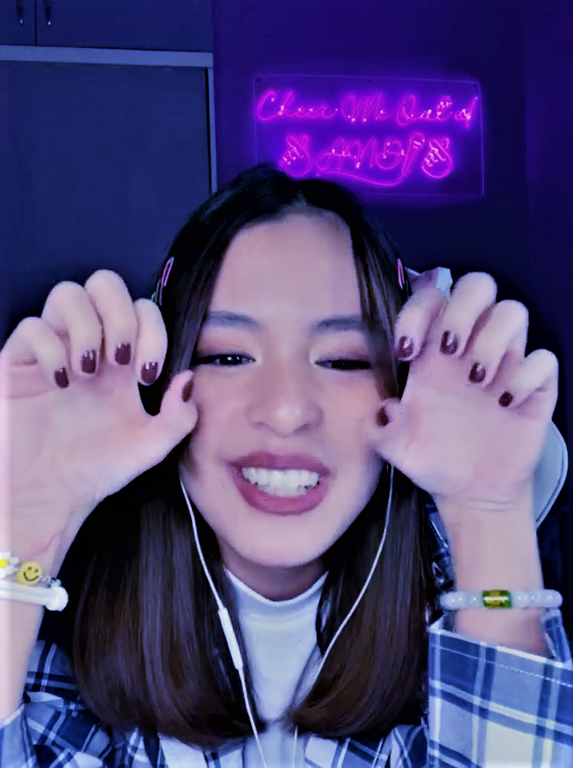 andiforevs's tweet photo. Our shorty with big dreams flexing her cute nails 💅💜

#AmdiAbaya | @iamandiabaya https://t.co/WedXQt9WG8