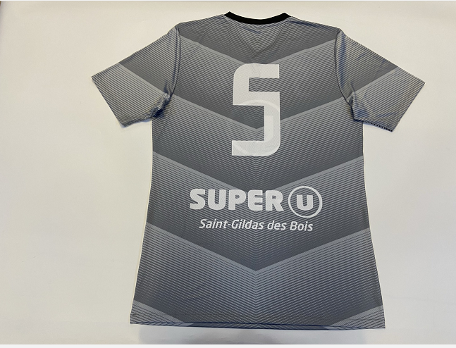 millorsport's tweet photo. Voici les premiers maillots créés par Millor pour le Football Club des 3 Rivères. Un travail en coopération avec le club, les sponsors et les joueurs afin de créer des tenues uniques pour un club plein d'ambitions !

Bonne saison ⚽️🤝 https://t.co/y3NoHu10nD