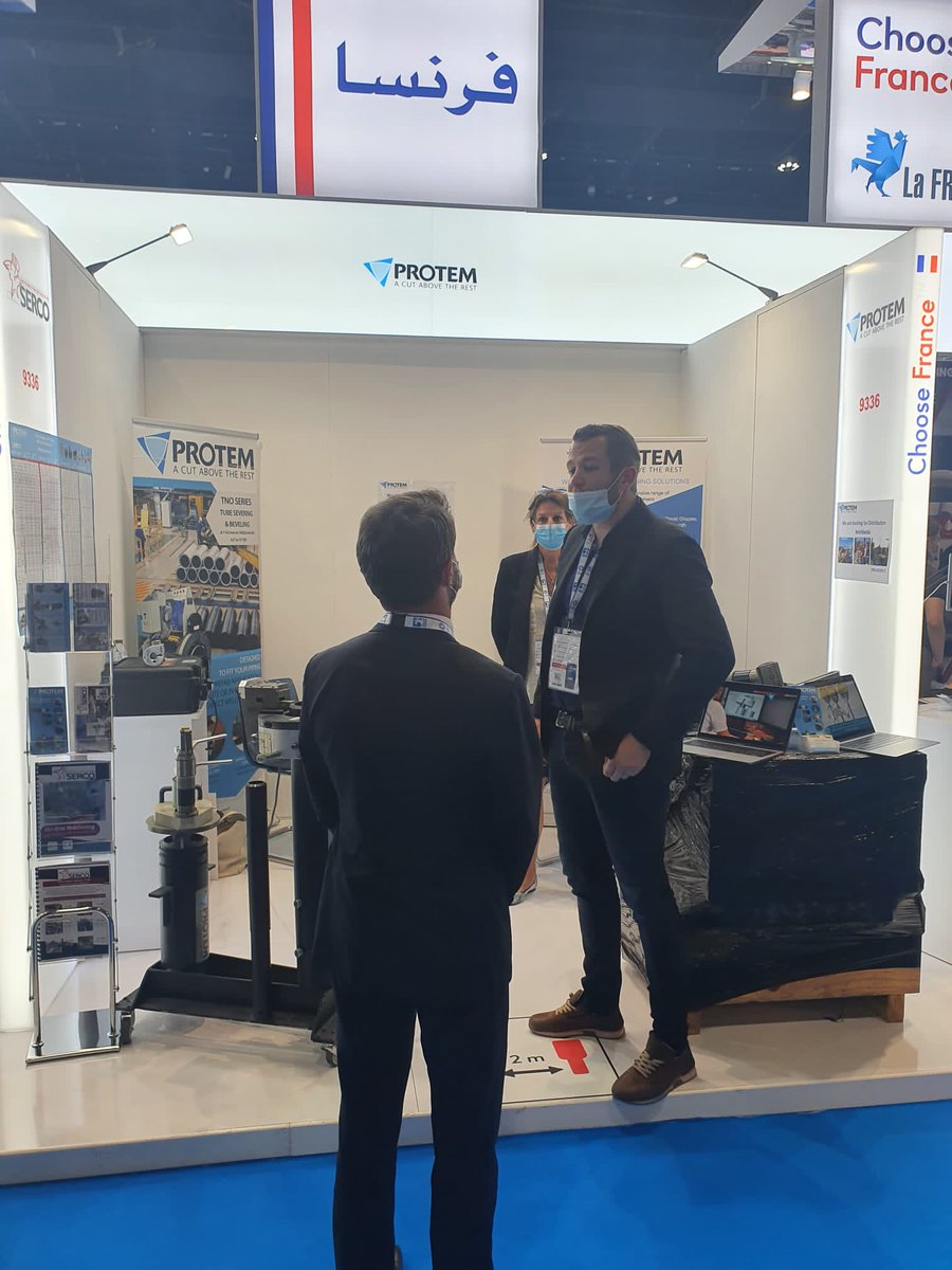 ProtemG's tweet photo. The French Embassador in the United Emirates discusses with Aymeric the challenging demands of the oil &amp; gas industry in the Middle East

#chanfreineusetubes #adipec #preparationsoudure #ambassadeurdefrance https://t.co/U5UzhHUunA