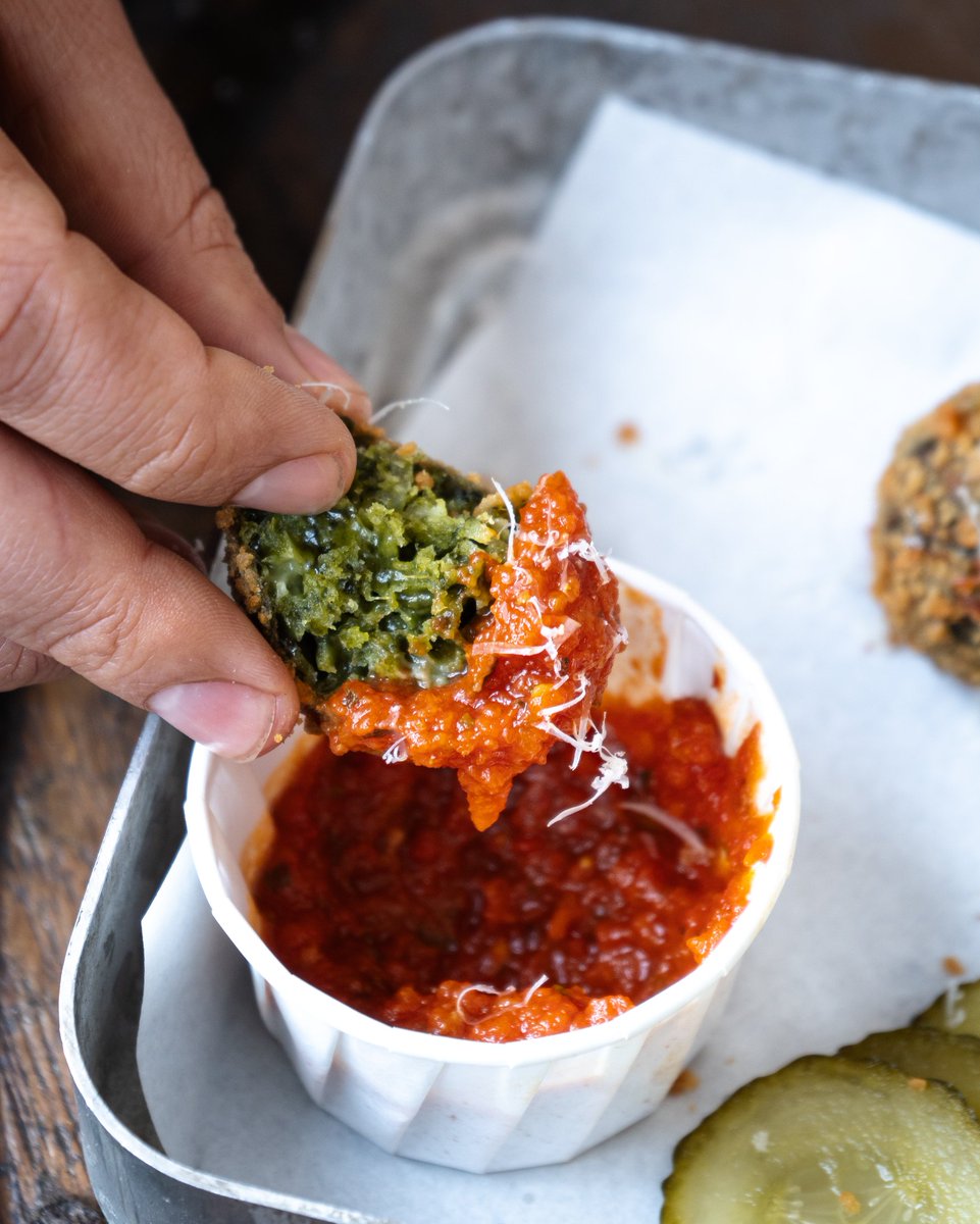 letting the good times roll

perfectly shaped beef shin nuggets or spinach and cheddar fritters? Which one will it be?

comment ❤❤❤ for team beef shin nuggets
💚💚💚 for spinach and cheese fritters