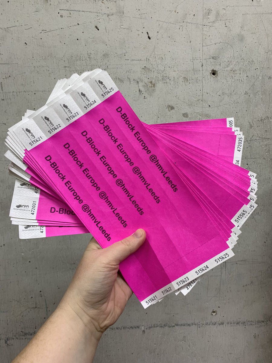 hmvLeeds's tweet photo. We have plenty wristbands left for @DBlockEurope on Wednesday. If you would like to come along then pick up your copy from tomorrow and grab a wristband whilst youβre there! Subject to availability! #homealone2 #dblockeurope #hmvlive #instoresigning https://t.co/9pJZClgDvX
