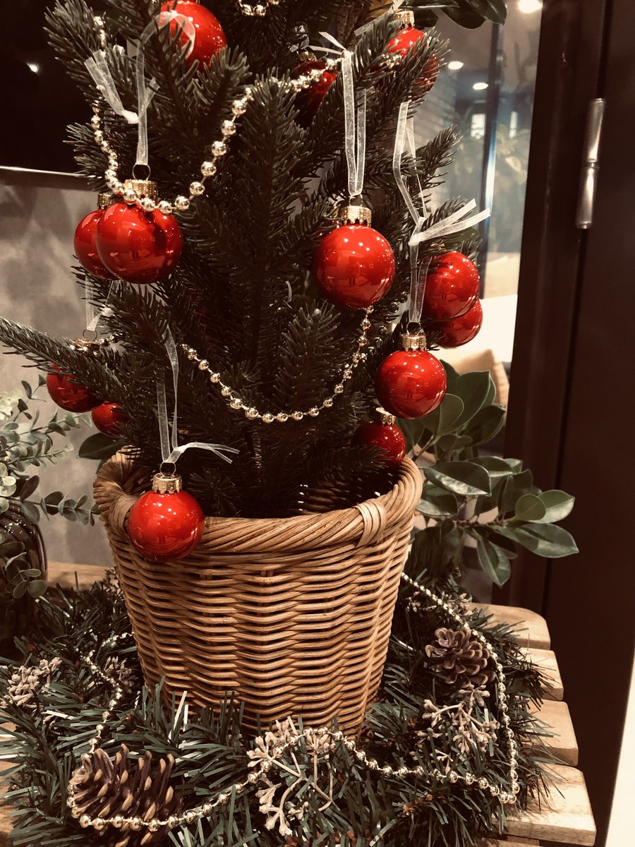 nears_residence's tweet photo. 共用部エントランスをクリスマス仕様にデコレーションしました！12月にはイベントも企画しています。ゆるやかに隣人とつながるnearsで、クリスマスを過ごしませんか？

#nears #nears川崎 #ニアーズ #ニアーズ川崎 #シェアレジデンス https://t.co/avULvRfchQ