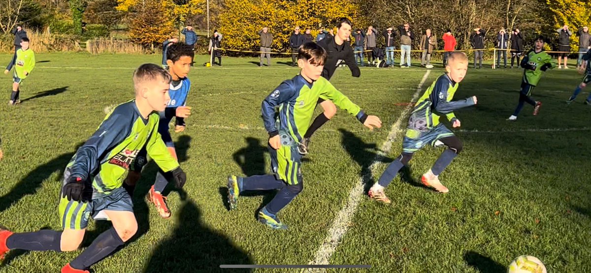 #MossBankJFC our U12s Greens in action in a great game on Saturday on the <a href="/LeasingOptions/">LeasingOptions.co.uk</a> Pavilion in a local in-house derby game v our U11s GRussellers in the <a href="/OfficialBBDFL/">Bolton, Bury & District Football League</a> Well done to both teams <a href="/eliteboxer/">Elite Boxing Gym</a> #AutoConsult #upthebank #GSR #UTB #MBNK