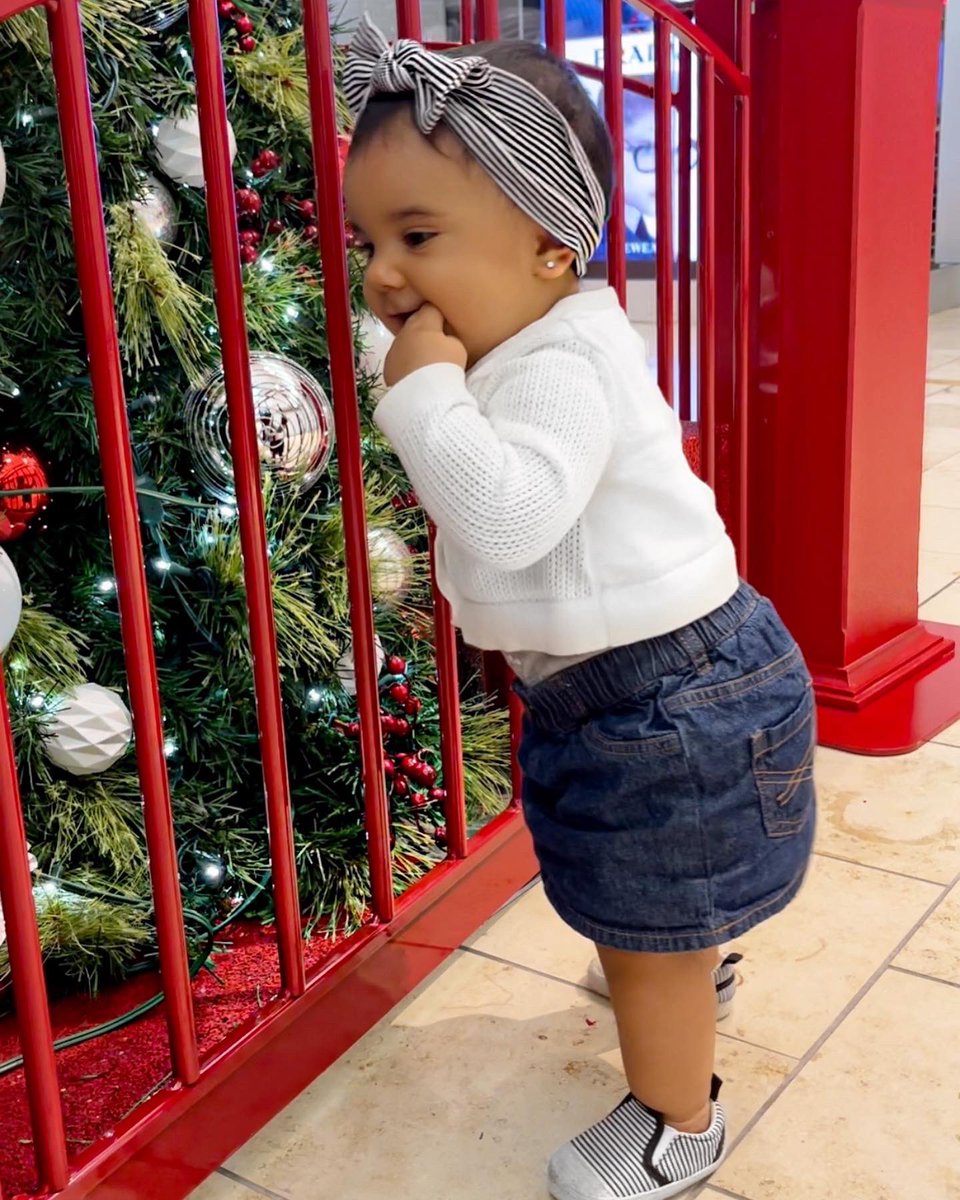 2saintz_'s tweet photo. “Sorry can’t talk , busy taking in every moment this precious little angel is giving me” 🥺🥰 #blessed #AvasMom https://t.co/kYF5wZmlDP