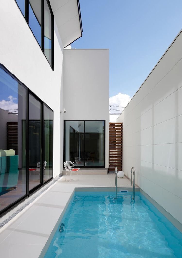 Home_des1's tweet photo. لون بلاط المسبح يحدد لون الماء الموجود فيه 💧👇🏼👇🏼

#ديكور #ديكورات_داخلية 
#تصميم #تصميم_داخلي
 #فن #interiordesign
#home https://t.co/d68gZwbD2N