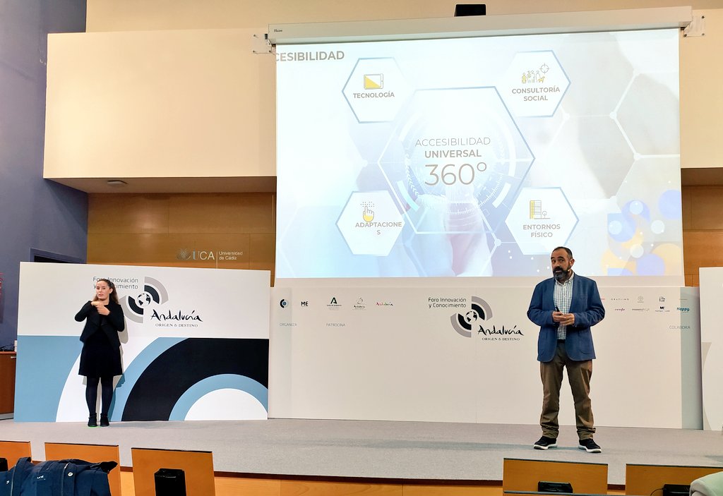 🔷 Raúl Núñez, técnico de accesibilidad y consultor de <a href="/ILUNION/">ILUNION</a>, pone el acento a la importancia de la #comunicación alternativa y #accesible para todas las personas que van a utilizar ese servicio.