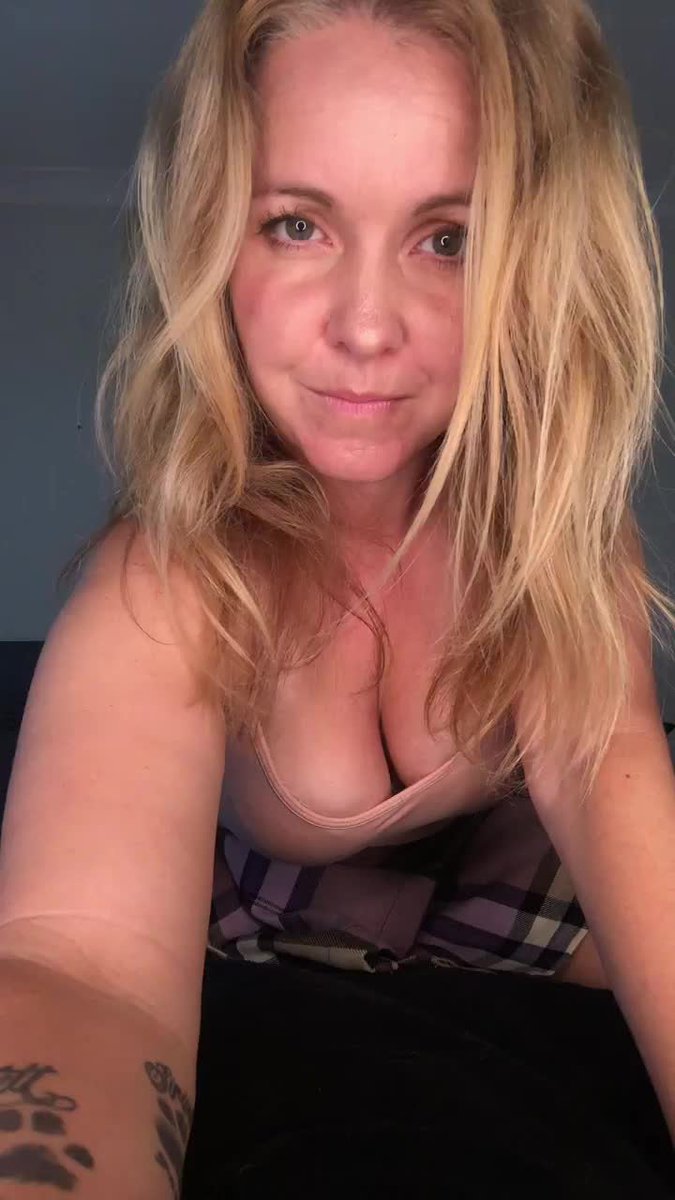 RT si tu acceptes les nudes en DM