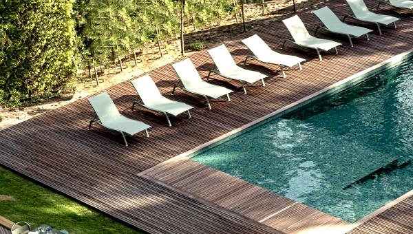 70 Hectares... et L'océan

FRANCE: Just north of Biarritz, and less than a kilometer from the beach, you'll find this “33-room stunner” (AFAR) from the family behind luxury Provence property Domaine de Fontenille. 

#france #biarritz #golf #newhotel 

roomcard.com/hotel/70-hecta…