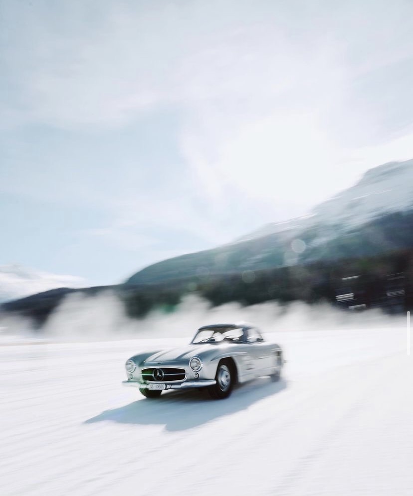 thegentsjournal's tweet photo. Heading toward the weekend in style in a Mercedes Benz 300 SL 'W198' Gullwing, pictured here in 'The Ice' in St Moritz, 2019.
​
#car #classiccars #cars #design #rare #investment #collecting #style #lifestyle #driving #drive 
​​ 
​Photography by @defuntis https://t.co/mZ7WLqiNP7