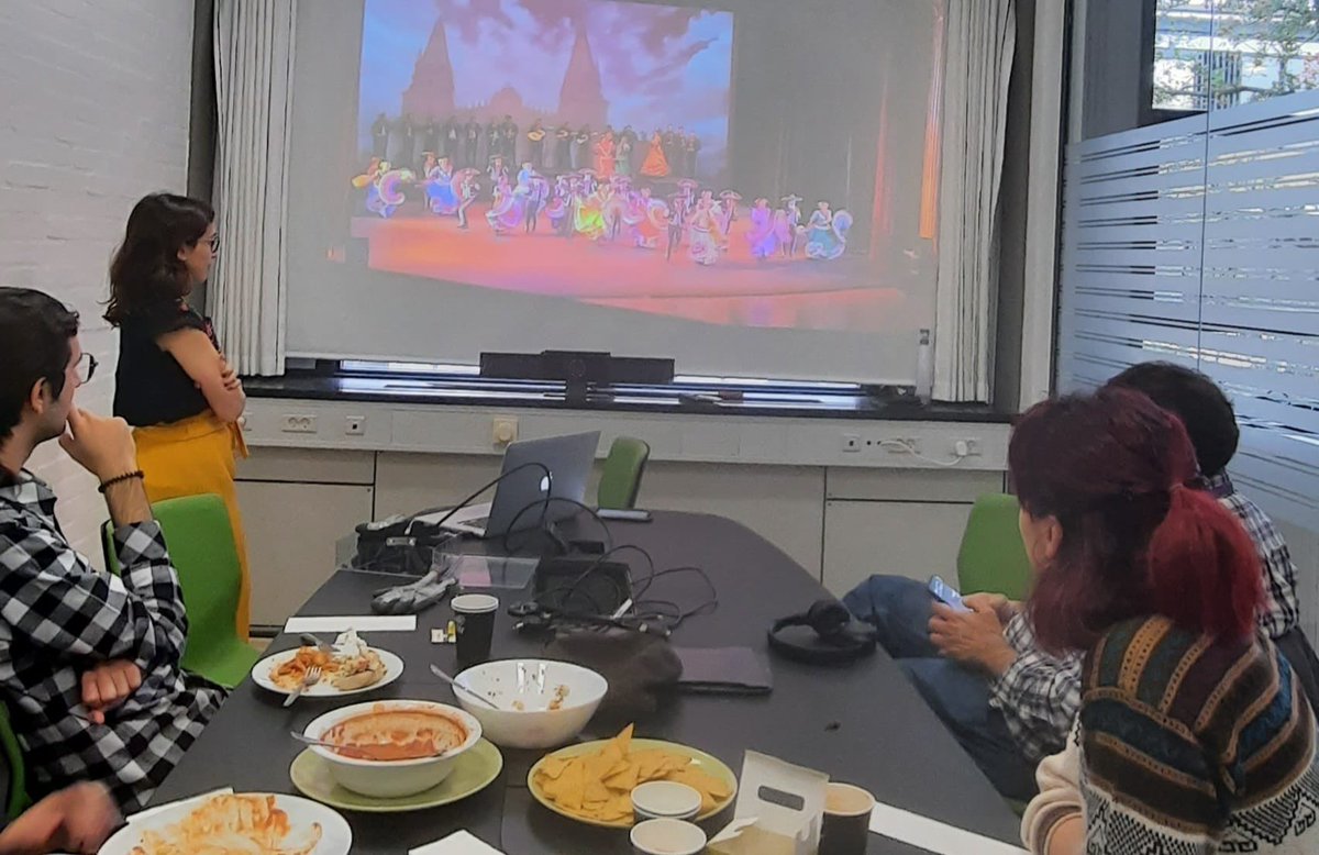 aldo369369369's tweet photo. #TeamBioEngine group meeting 2/2021: Daniella one of our intern students gave a talk about Mexican culture, while hosting a wonderful breakfast with nachos and other cool culinarily secrets from her home-town. Daniella is working on new #SiPo sensors. @DTU_HealthTech  @DTUtweet https://t.co/yvVEVV6Jxw