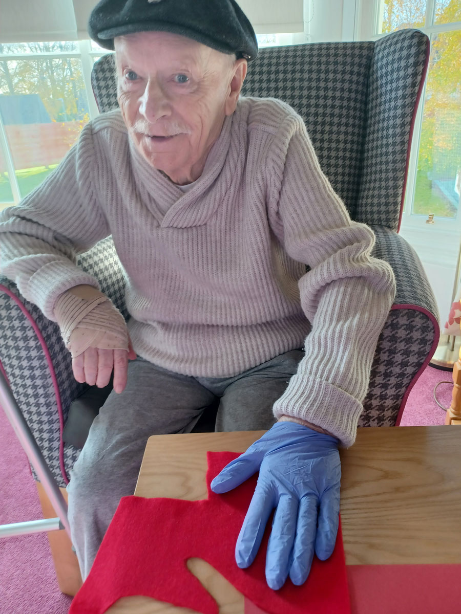 Silverline_Care's tweet photo. And here are some of the lovely displays made by our residents in #SpringhillCareHome to mark Remembrance Day.
Our ladies and gents worked together to make hand poppies in respect of those who have fought and died during the wars. https://t.co/iFGzXWosyo