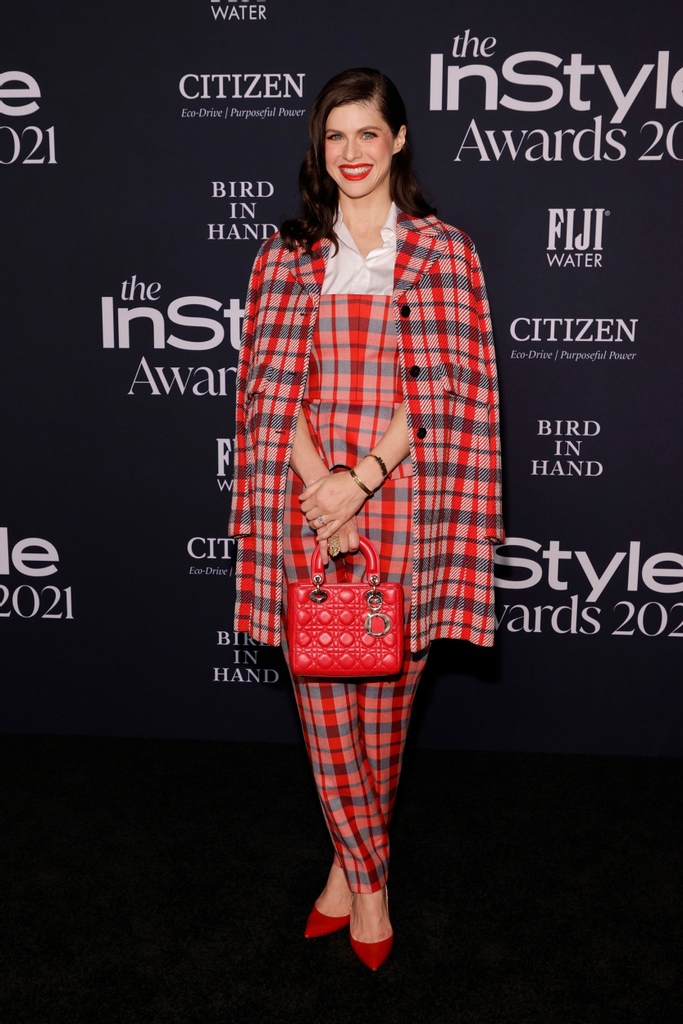 Dior's tweet photo. Andie MacDowell was all glamour in a Dior navy taffeta bustier dress and #Dior30Montaigne bag at the 6th annual #InStyleAwards, while @AADaddario wore a complete red plaid wool look by Maria Grazia Chiuri from #DiorAW21 styled with a red #LadyDior bag and shoes.
#StarsinDior https://t.co/QyFfllNvpO