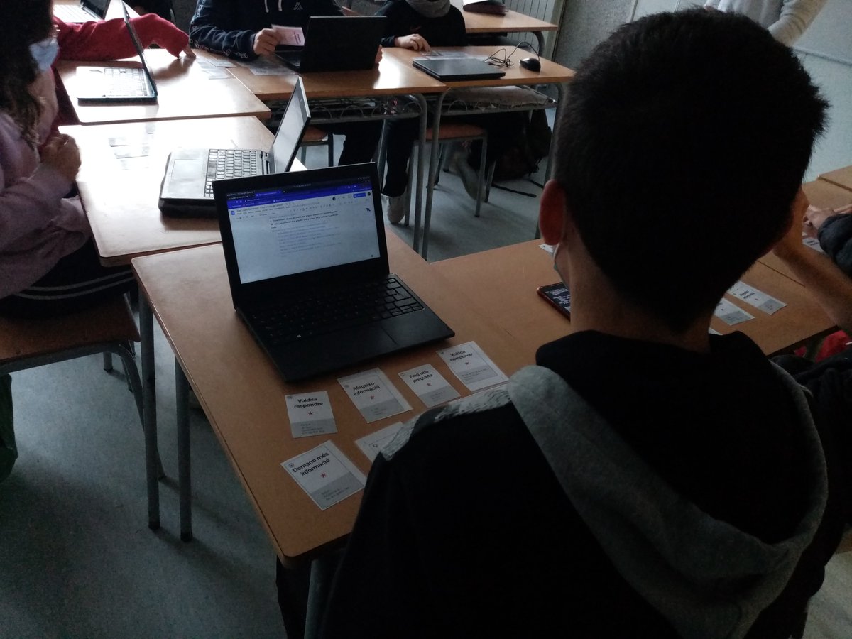 Sabem com intervenir en un debat? Respectem el torn de paraula😥😥?  Tot això ho hem après amb les nostres targetes de debat🤩👏🏻! Amb l'activitat "A debat, convencem!" Ja estem preparats per a una tertúlia periodística! <a href="/INS_Vilamajor/">Institut Vilamajor</a>  @AvuiVila_Noelia  #3rESO <a href="/JuniorReportRED/">Revista Escolar Digital</a>